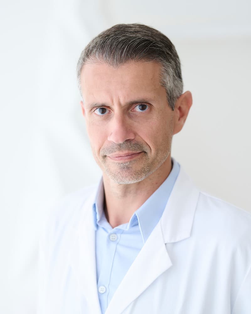 Dr. Karentzos, general surgeon in Geneva
